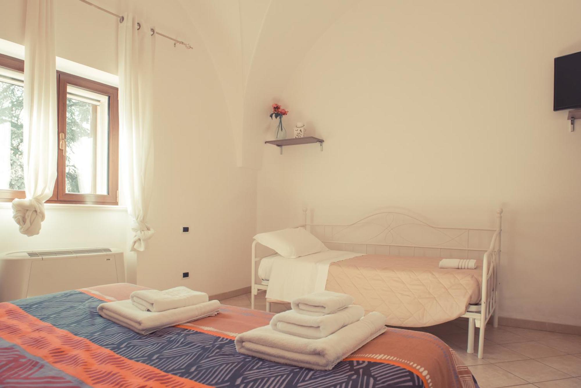 I Trulli Di Badi Guest House Локоротондо Екстериор снимка