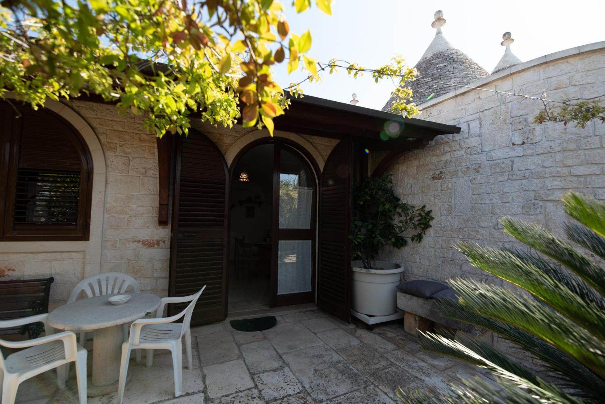 I Trulli Di Badi Guest House Локоротондо Екстериор снимка